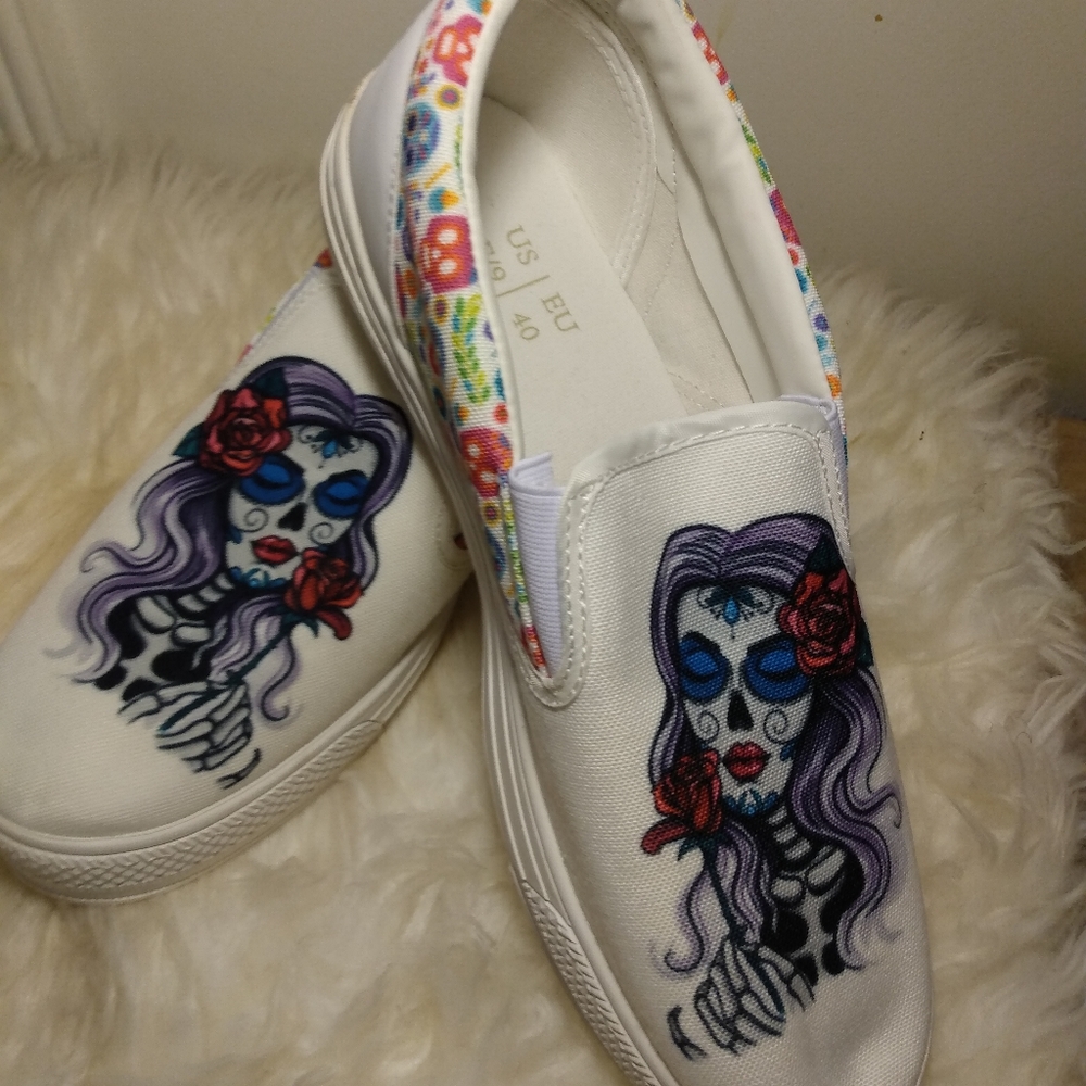 Shoes - Picture 2 of 9